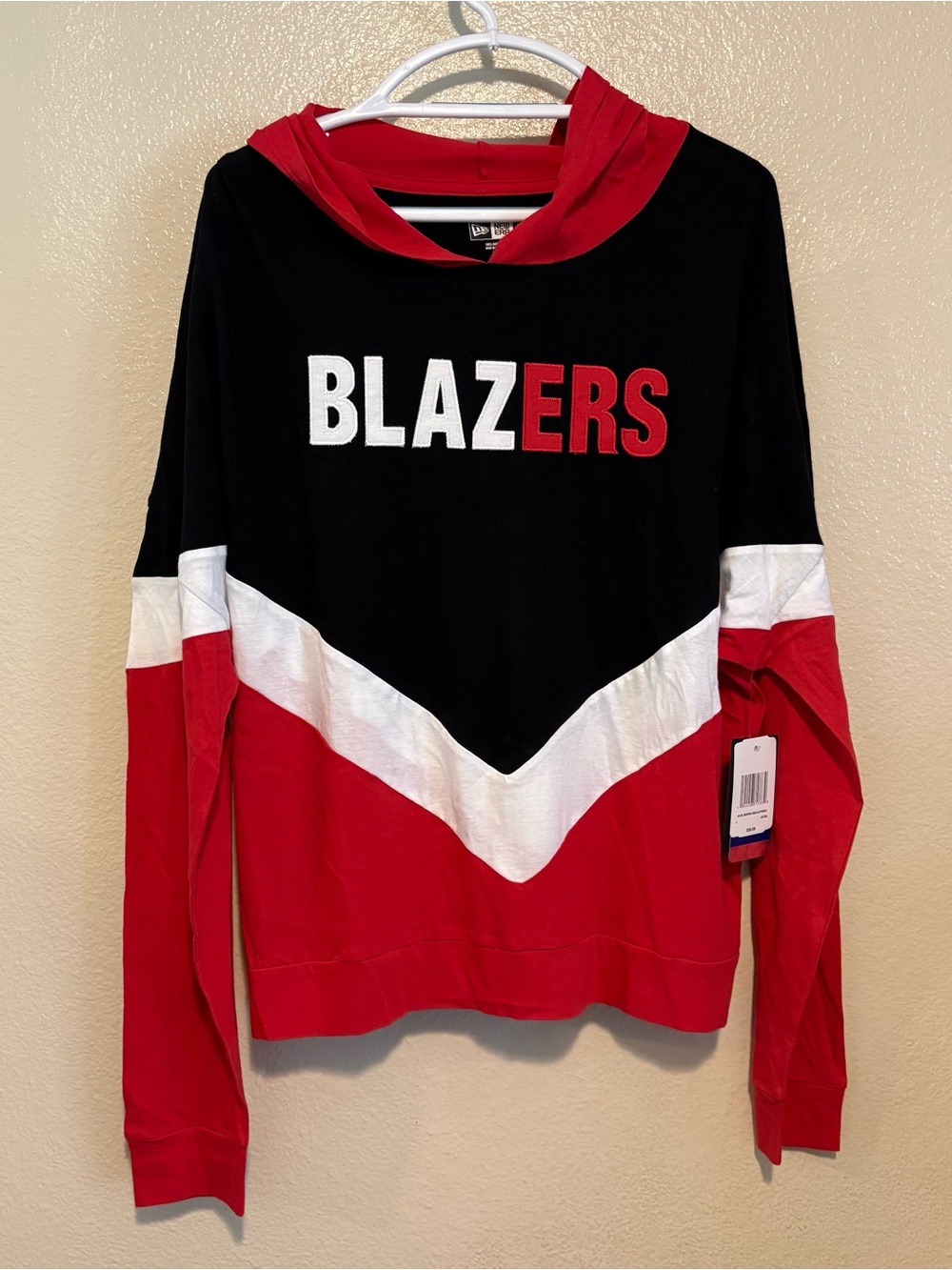 NWT New Era Portland Trailblazers Hoodie Chevron Color Block Black Red Sz Large